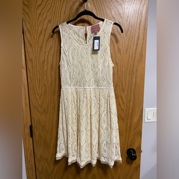 I. MADELINE IVORY LACE DRESS - SIZE M - NWT - Picture 1 of 9